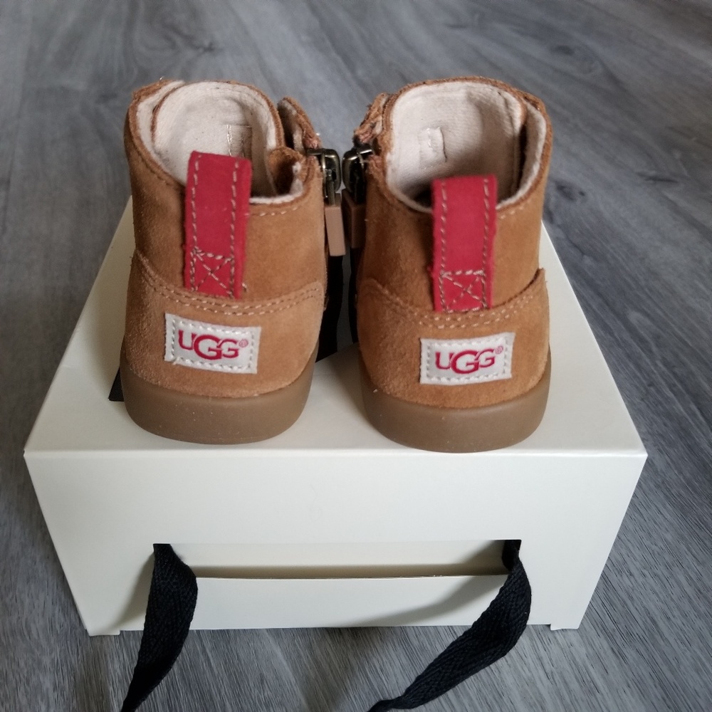 UGG Toddler Kristjan Chukka. - Picture 2 of 8